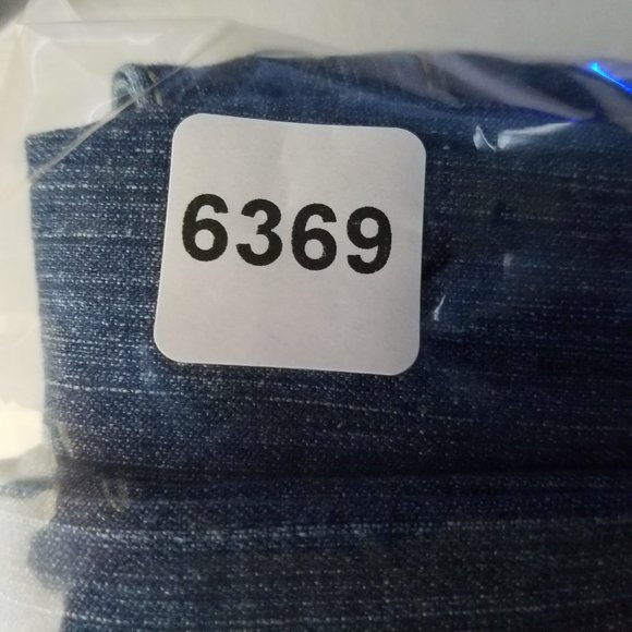 Mossimo Jeans Juniors 7 Short Low Rise Womens Fit 6 Skinny Distressed Blue Denim - Picture 13 of 13